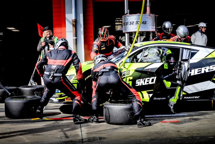 #46 Team WRT Audi R8 LMS evo II GT3: Nico Müller, Frédéric Vervisch, Valentino Rossi