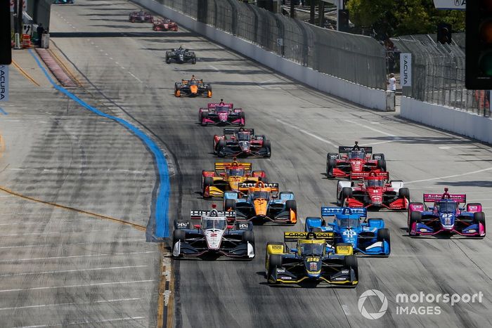 Colton Herta, Andretti Autosport w/ Curb-Agajanian Honda Josef Newgarden, Team Penske Chevrolet, race start