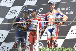 Подиум: Маверик Виньялес, Yamaha Factory Racing, Андреа Довициозо, Ducati Team, Данило Петруччи, Pra