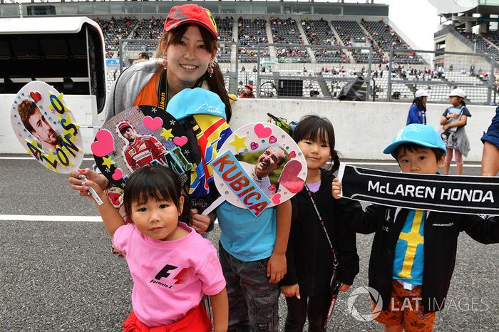 Fans de Alonso, Raikkonen y Kubica