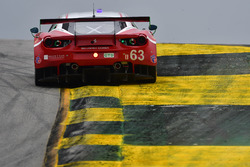 #63 Scuderia Corsa Ferrari 488 GT3: Christina Nielsen, Alessandro Balzan, Matteo Cressoni
