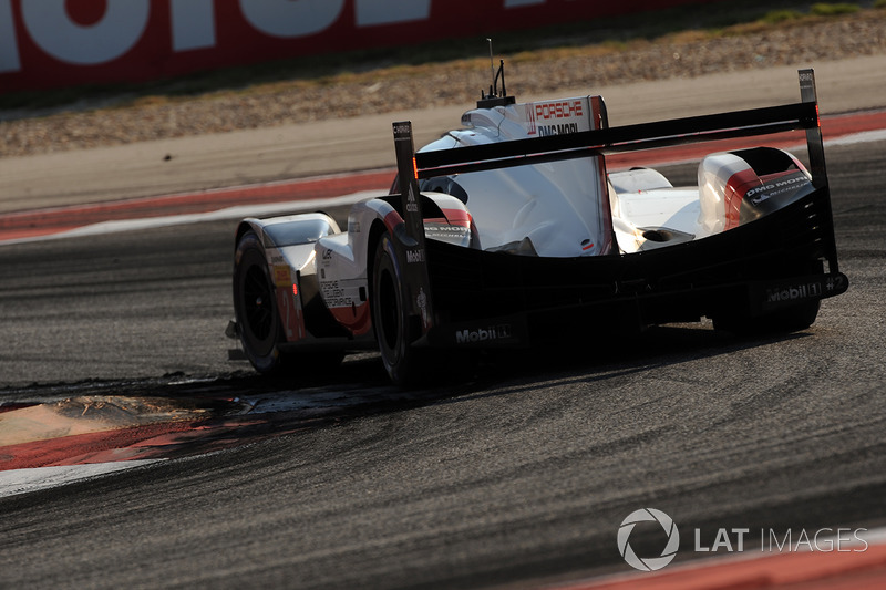 #2 Porsche Team Porsche 919 Hybrid: Timo Bernhard, Earl Bamber, Brendon Hartley