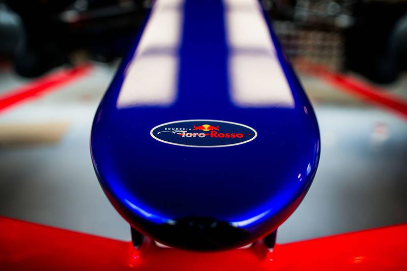 Scuderia Toro Rosso STR12