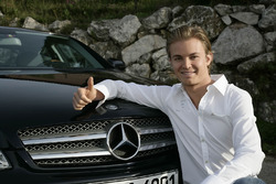 Ніко Росберг, підписання контракту з Mercedes AMG F1 - листопад 2009