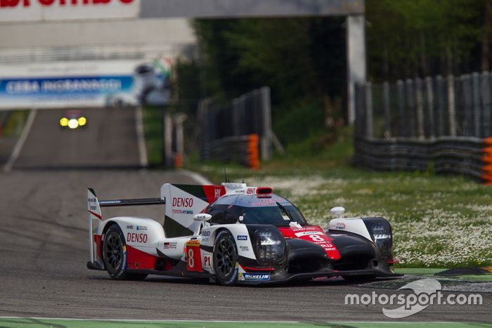 #8 Toyota Gazoo Racing Toyota TS050 Hybrid: Anthony Davidson, Nicolas Lapierre, Kazuki Nakajima
