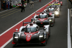 #8 Toyota Gazoo Racing, Toyota TS050 Hybrid: Anthony Davidson, Sébastien Buemi, Kazuki Nakajima; #9