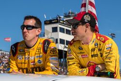 Kyle Busch, Joe Gibbs Racing Toyota, Joey Logano, Team Penske Ford