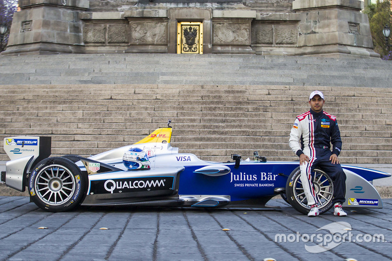 Salvador Durán, Team Aguri en el Ángel de la Independencia en la Ciudad de México