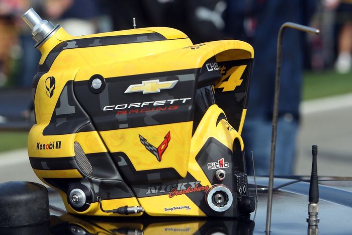 #4 Corvette Racing by Pratt Miller Motorsports Corvette Z06 GT3.R: Tommy Milner, Nicky Catsburg, Nico Varrone, helmet