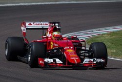 Естебан Гутьєррес, Ferrari, тестує шини Pirelli зразку 2017 року