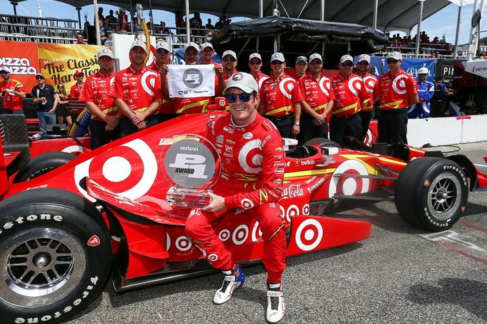 Ganador de la pole Scott Dixon, Chip Ganassi Racing Chevrolet