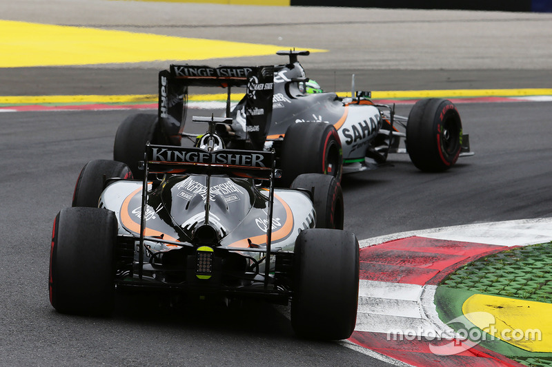 Nico Hulkenberg, Sahara Force India F1 VJM09precede il compagno di squadra Sergio Perez, Sahara Force India F1 VJM09