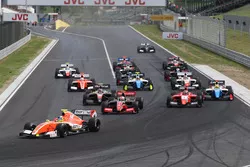 Start action, Tom Dillmann, AVF leads