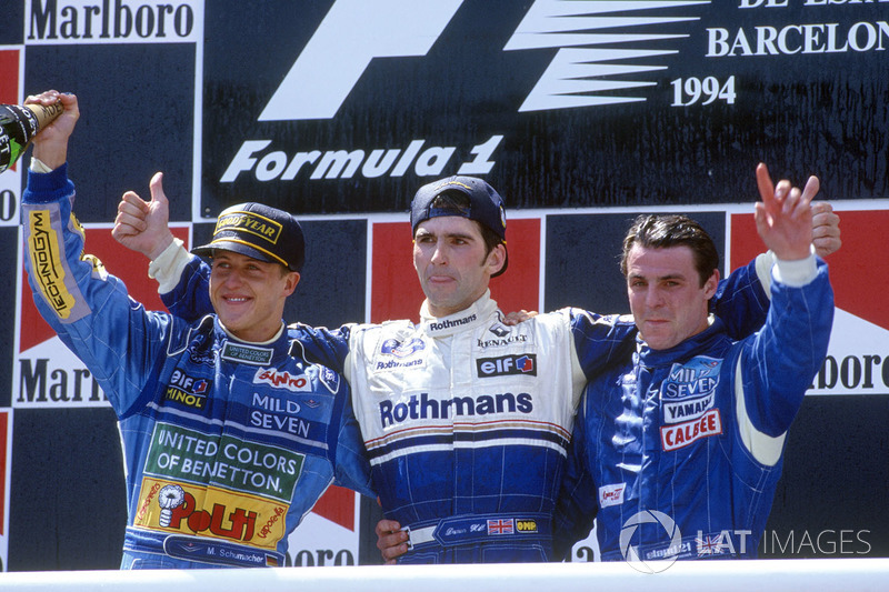 Podium: winnaar Damon Hill, Williams, tweede Michael Schumacher, Benetton, derde Mark Blundell, Tyrrell