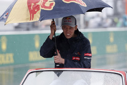 Daniil Kvyat, Scuderia Toro Rosso, pilotlar geçit töreninde