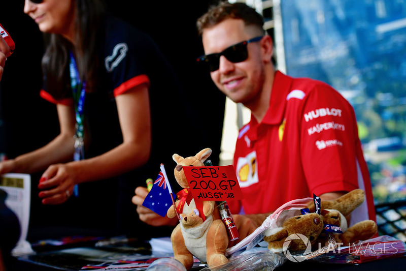 Sebastian Vettel, Ferrari and sign for 200th GP