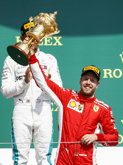 Podyum: Yarış galibi Sebastian Vettel, Ferrari