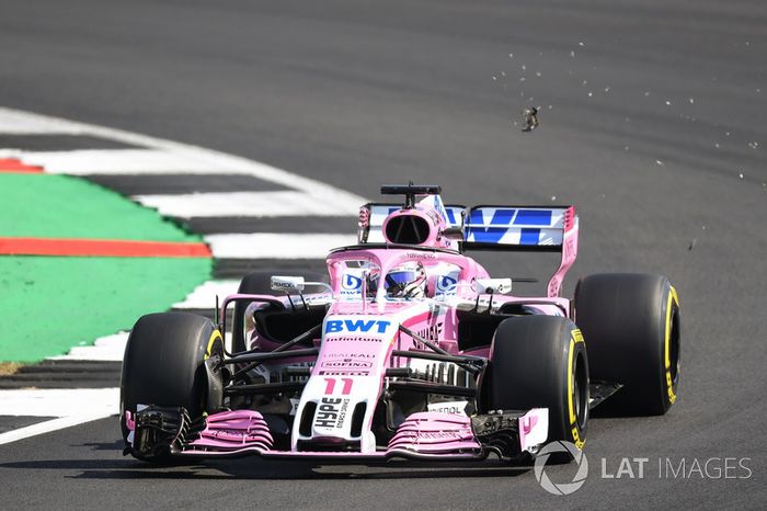 Sergio Perez, Force India VJM11 colisiona con un pájaro