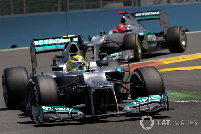 Nico Rosberg e Michael Schumacher em Valência em 2012