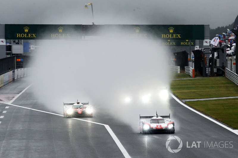 #2 Porsche Team Porsche 919 Hybrid: Timo Bernhard, Earl Bamber, Brendon Hartley, #8 Toyota Gazoo Racing Toyota TS050 Hybrid: Anthony Davidson, Sébastien Buemi, Kazuki Nakajima