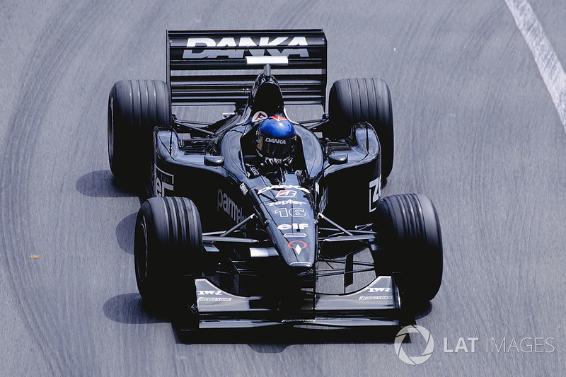 <img src="https://cdn-0.motorsport.com/static/img/cfp/0/0/0/0/30/s3/brazil-2.jpg" alt="" width="20" height="12" /> Педру Паулу Динис, Arrows (3 очка)