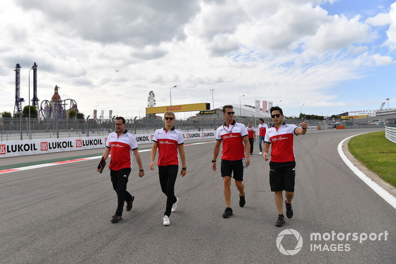 Marcus Ericsson, Sauber walks the track