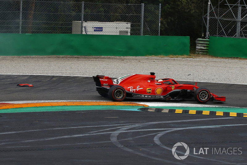 Sebastian Vettel, Ferrari SF71H spins with damage on lap one