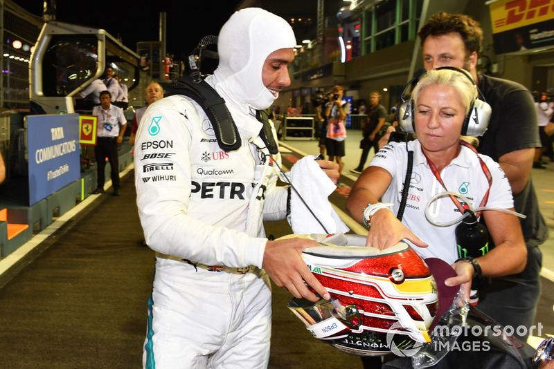 Lewis Hamilton 79. rajtelsősége a Forma-1-ben - F1 2018 - Szingapúri Nagydíj