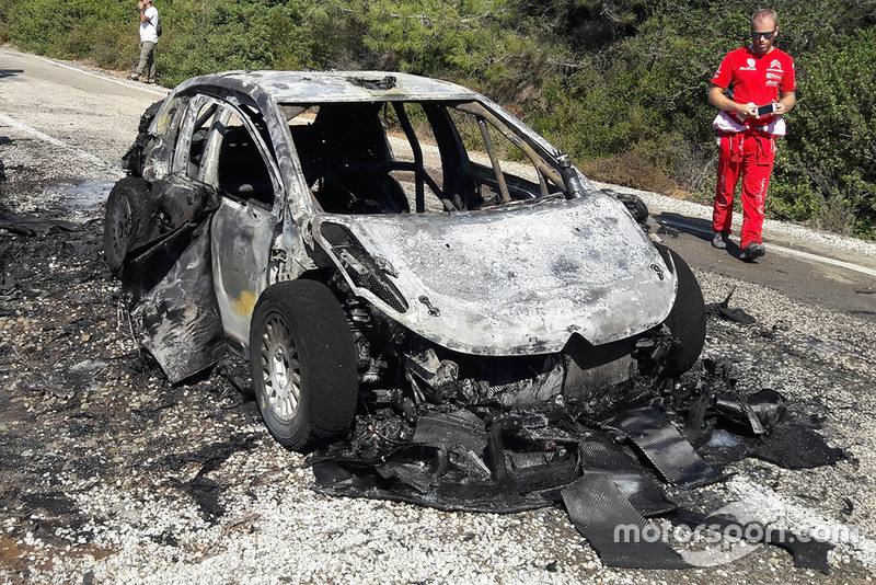 Craig Breen, Scott Martin, Citroën World Rally Team Citroën C3 WRC, burn car