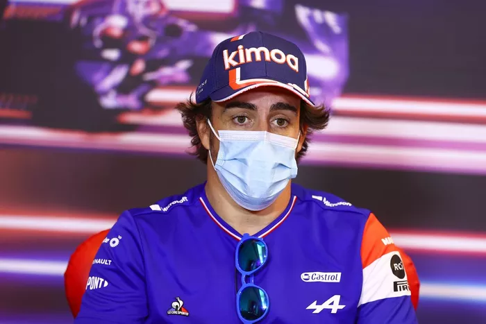 Fernando Alonso, Alpine en la conferencia de prensa