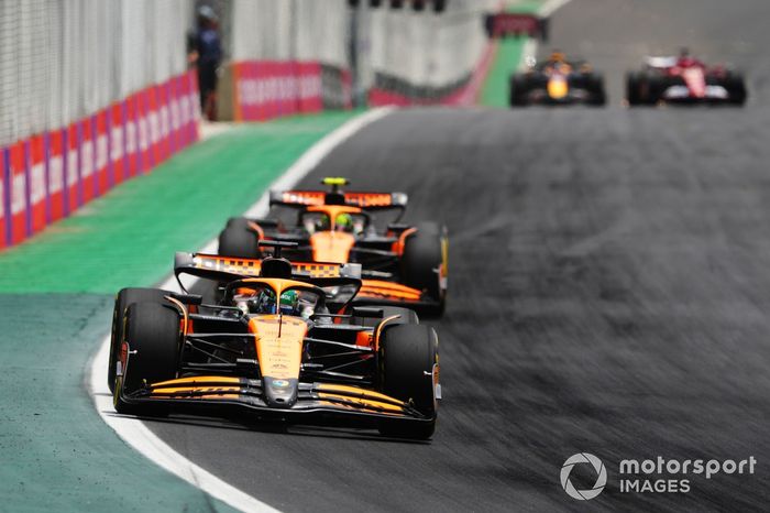 Oscar Piastri, McLaren MCL38, Lando Norris 