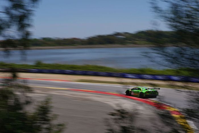 #19 VSR, Lamborghini Huracán GT3 Evo: Michele Beretta, Edoardo Liberati, Yuki Nemoto