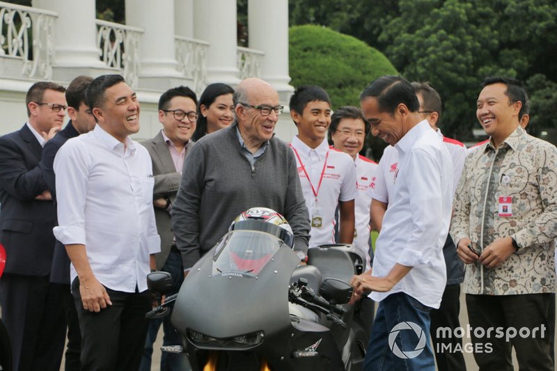 Indonesia Tourism Development Corporation (ITDC) President Director Abdulbar M Mansoer with Dorna CEO Carmelo Ezpeleta en President Joko Widodo