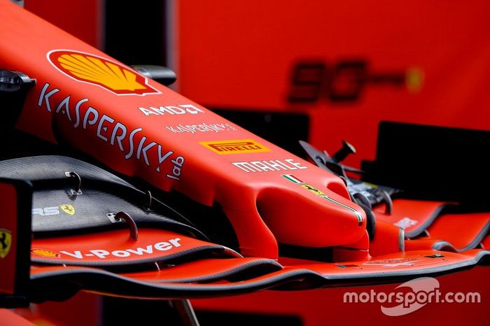 Detalle de la nariz delantera del Ferrari SF90