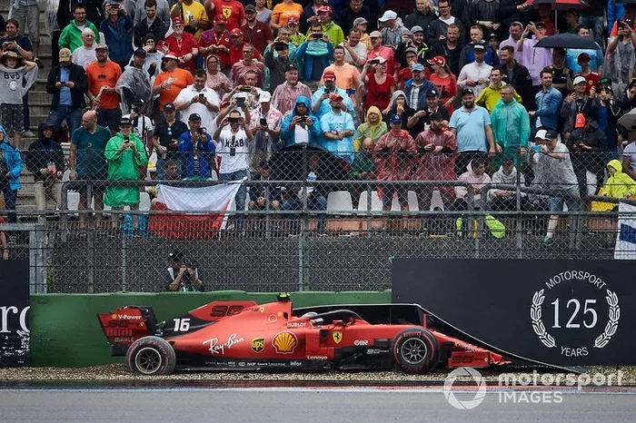 Choque de Charles Leclerc, Ferrari, lo deja fuera de la carrera