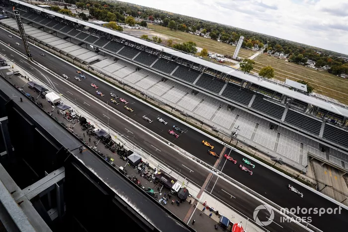 Start, Will Power, Team Penske Chevrolet, Colton Herta, Andretti Harding Steinbrenner Autosport Honda, Alexander Rossi, Andretti Autosport Honda, Alex Palou,  Dale Coyne Racing with Team Goh Honda, Patricio O'Ward, Arrow McLaren SP Chevrolet, Jack Harvey, Meyer Shank Racing Honda, Felix Rosenqvist, Chip Ganassi Racing Honda