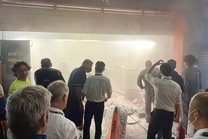 Le feu dans le stand de l'équipe Marc VDS
