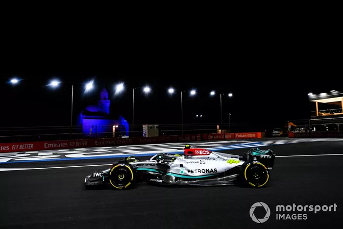 Lewis Hamilton, Mercedes W13