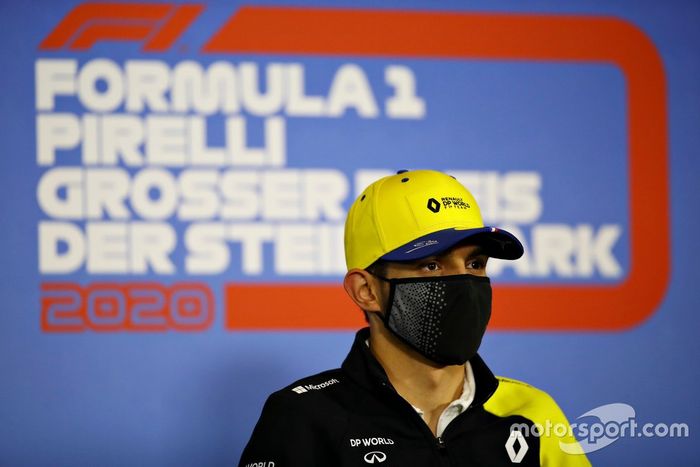 Esteban Ocon, Renault F1 en la conferencia de prensa