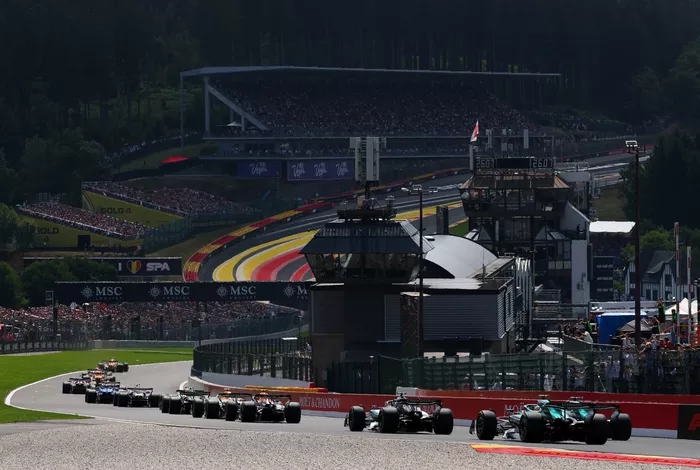 George Russell, Mercedes, Lance Stroll, Aston Martin Racing, Fernando Alonso, Aston Martin Racing