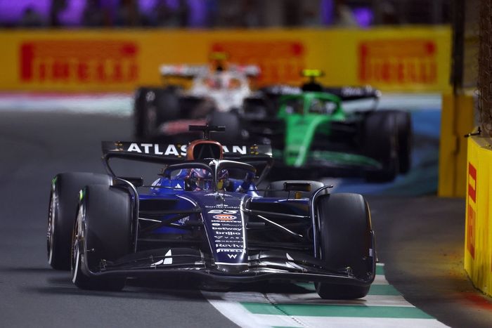 Gabriel Bortoleto, Sauber, Alexander Albon, Williams