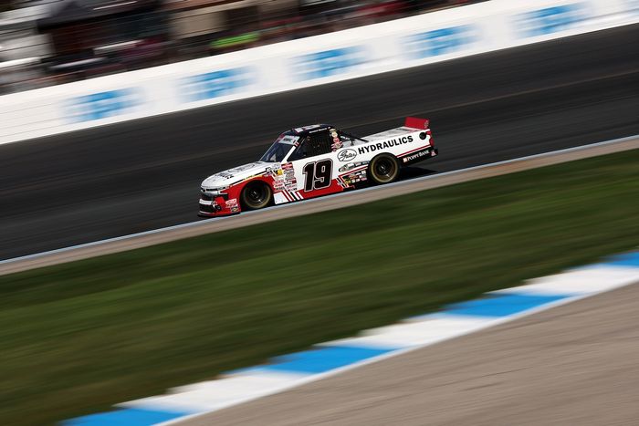 Daniel Hemric, McAnally-Hilgemann Racing