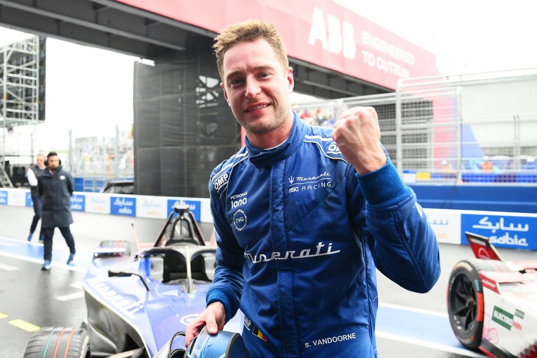 Zwycięzca wyścigu Stoffel Vandoorne, Maserati MSG Racing