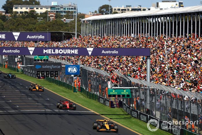 Lando Norris, McLaren MCL38, Charles Leclerc, Ferrari SF-24, Oscar Piastri, McLaren MCL38