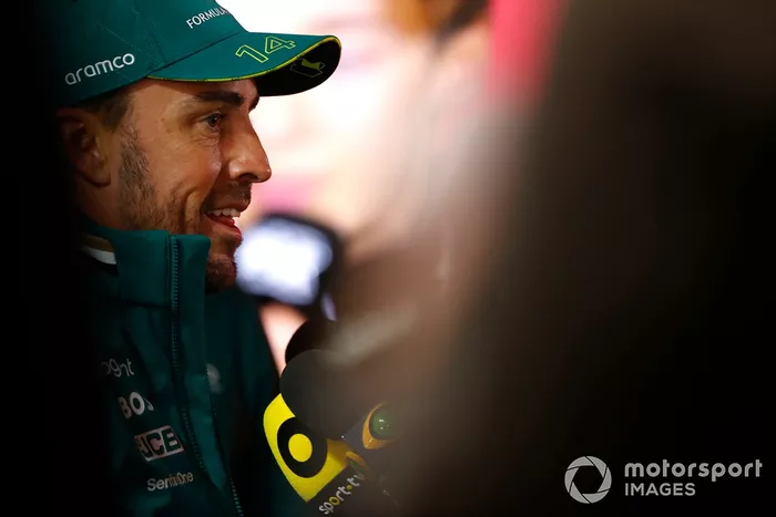 Fernando Alonso, Aston Martin F1 Team, interviewé après les qualifications