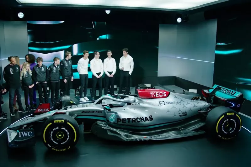 Mercedes W13