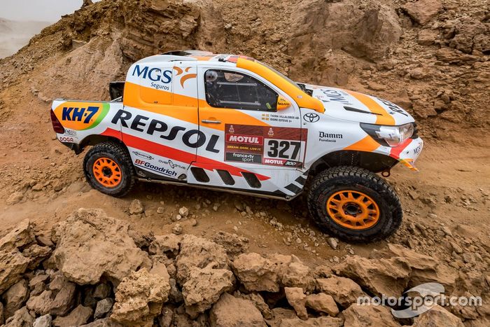 #327 Repsol Rally Team Toyota: Pujol Isidre Esteve, Txema Villalobos