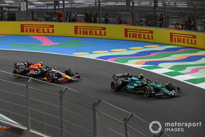 Fernando Alonso, Aston Martin AMR23, Sergio Pérez, Red Bull Racing RB19