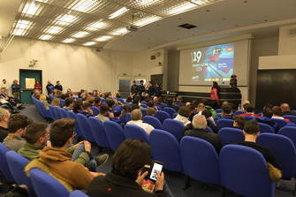 Atmosfera durante la presentazione