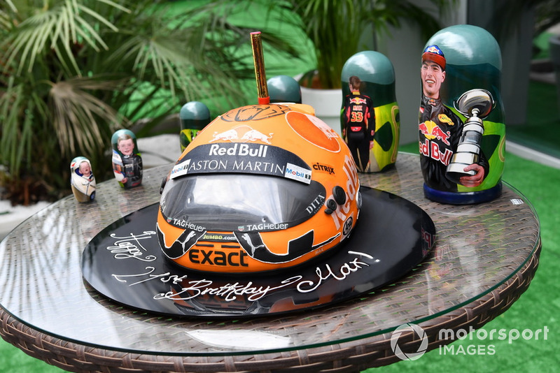 Подарунки для Макса Ферстаппена, Red Bull Racing